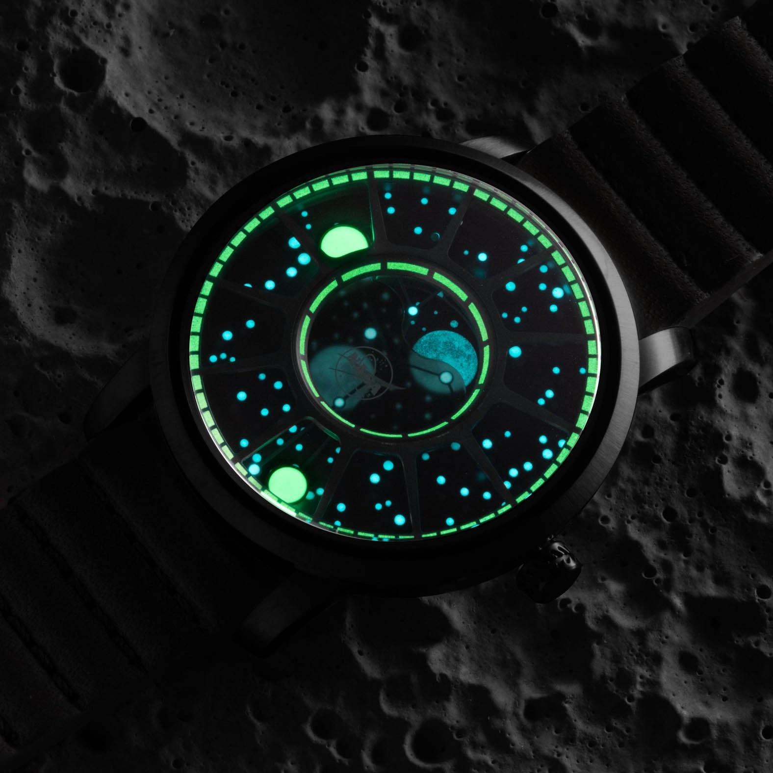 NASA Apollo 15 American Moonphase Black Hole